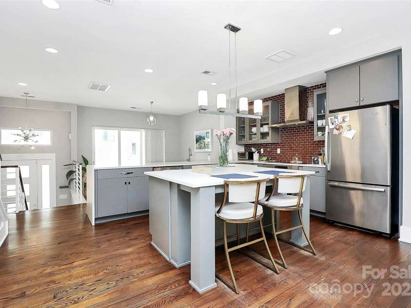 1416 Church Street, Charlotte, NC 28203.  MLS# CAR4245538, YatesRealty ID 10115. 