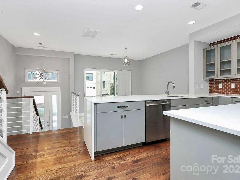 1416 Church Street, Charlotte, NC 28203.  MLS# CAR4245538, YatesRealty ID 10115. 