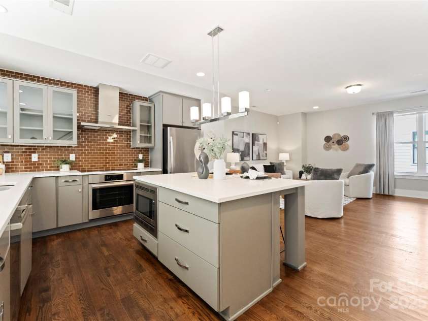 1416 Church Street, Charlotte, NC 28203.  MLS# CAR4245538, YatesRealty ID 10115. 