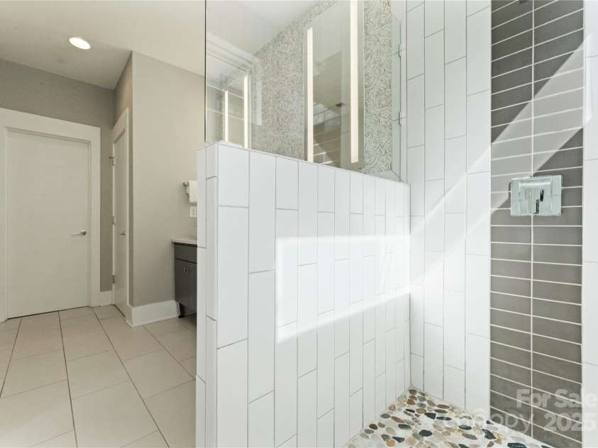 1416 Church Street, Charlotte, NC 28203.  MLS# CAR4245538, YatesRealty ID 10115. 