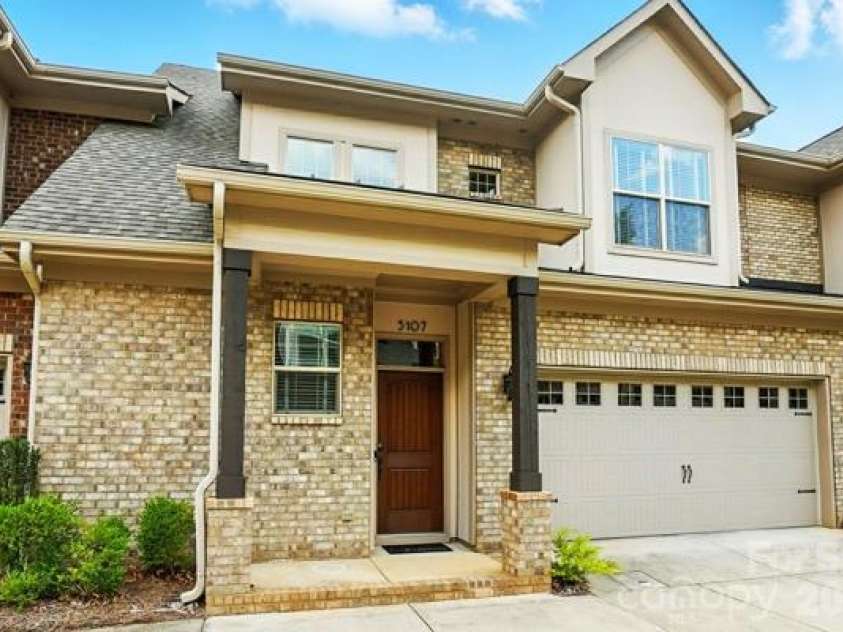 5107 Waldron Meadow Drive, Charlotte, NC 28226.  MLS# CAR4353378, YatesRealty ID 10117. 