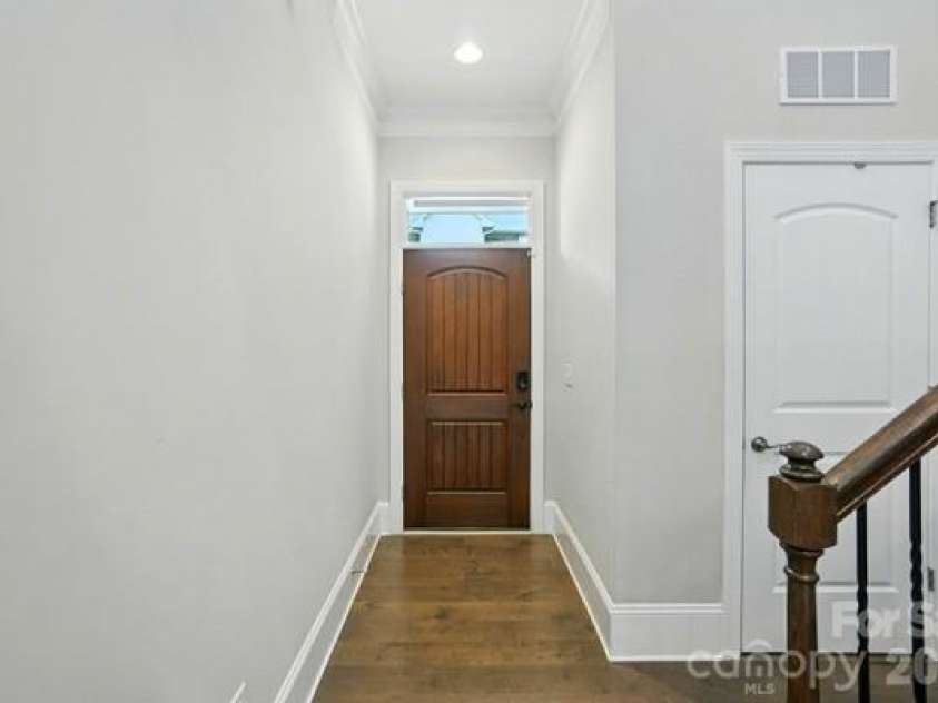 5107 Waldron Meadow Drive, Charlotte, NC 28226.  MLS# CAR4353378, YatesRealty ID 10117. 