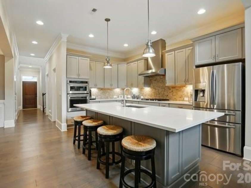 5107 Waldron Meadow Drive, Charlotte, NC 28226.  MLS# CAR4353378, YatesRealty ID 10117. 