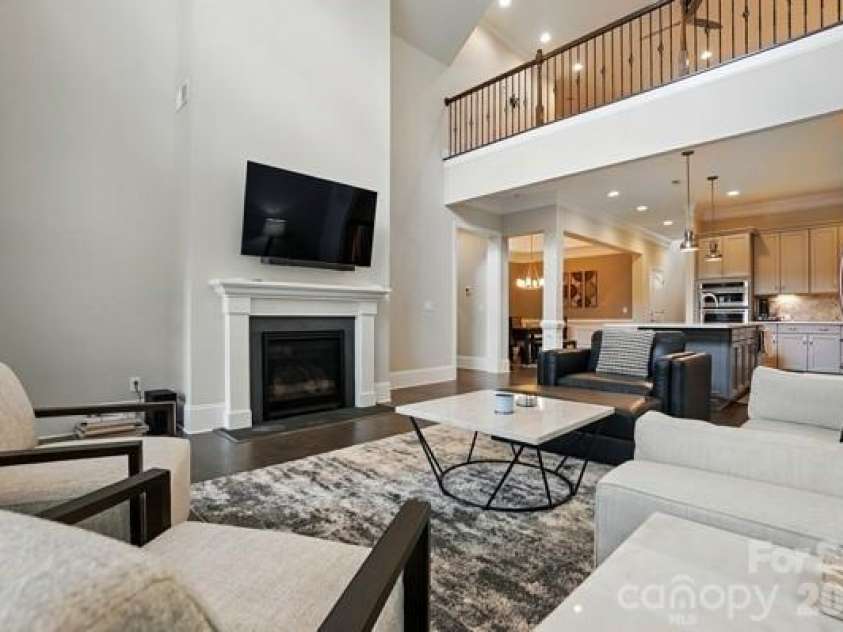 5107 Waldron Meadow Drive, Charlotte, NC 28226.  MLS# CAR4353378, YatesRealty ID 10117. 