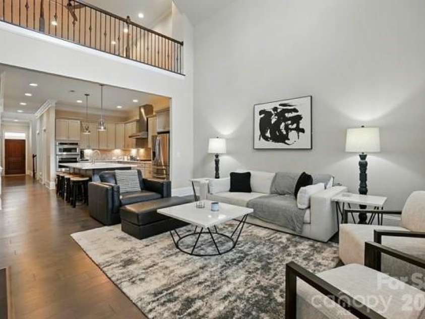5107 Waldron Meadow Drive, Charlotte, NC 28226.  MLS# CAR4353378, YatesRealty ID 10117. 