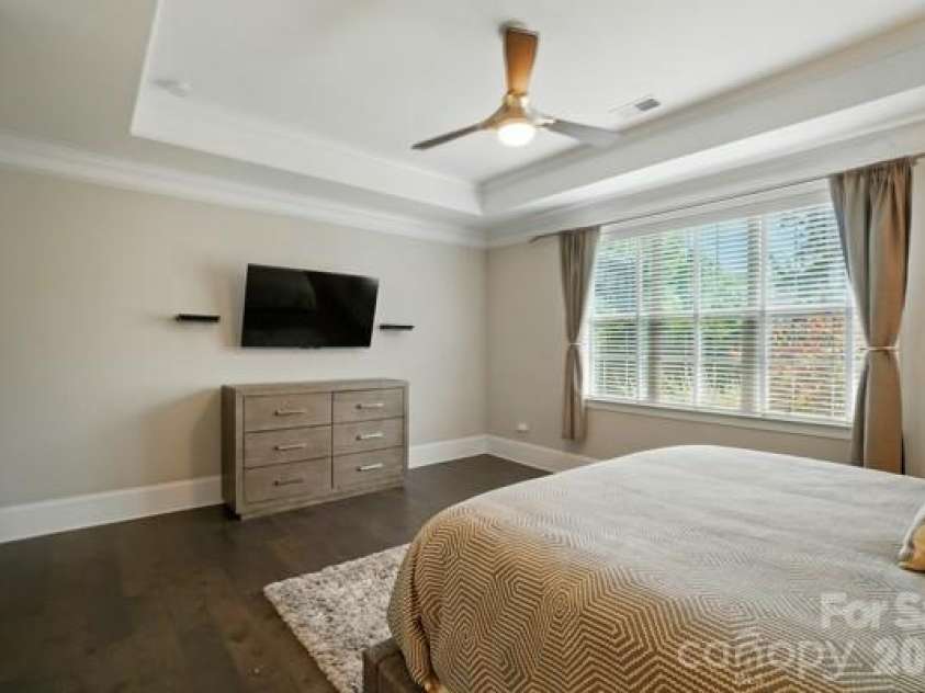 5107 Waldron Meadow Drive, Charlotte, NC 28226.  MLS# CAR4353378, YatesRealty ID 10117. 