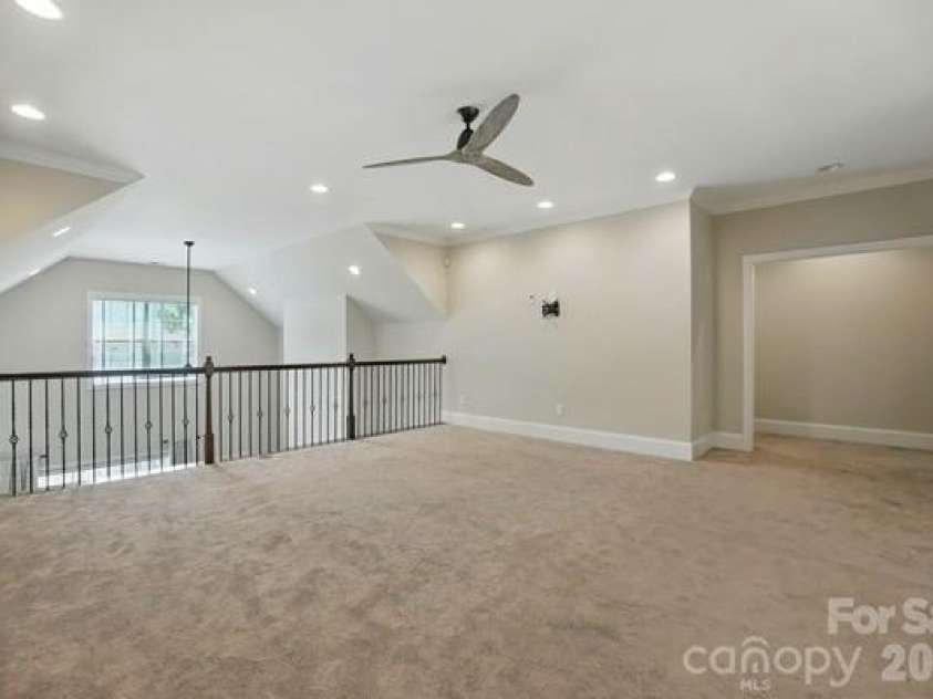 5107 Waldron Meadow Drive, Charlotte, NC 28226.  MLS# CAR4353378, YatesRealty ID 10117. 