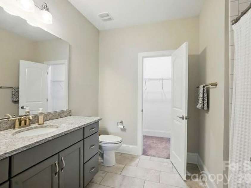5107 Waldron Meadow Drive, Charlotte, NC 28226.  MLS# CAR4353378, YatesRealty ID 10117. Bathroon #3