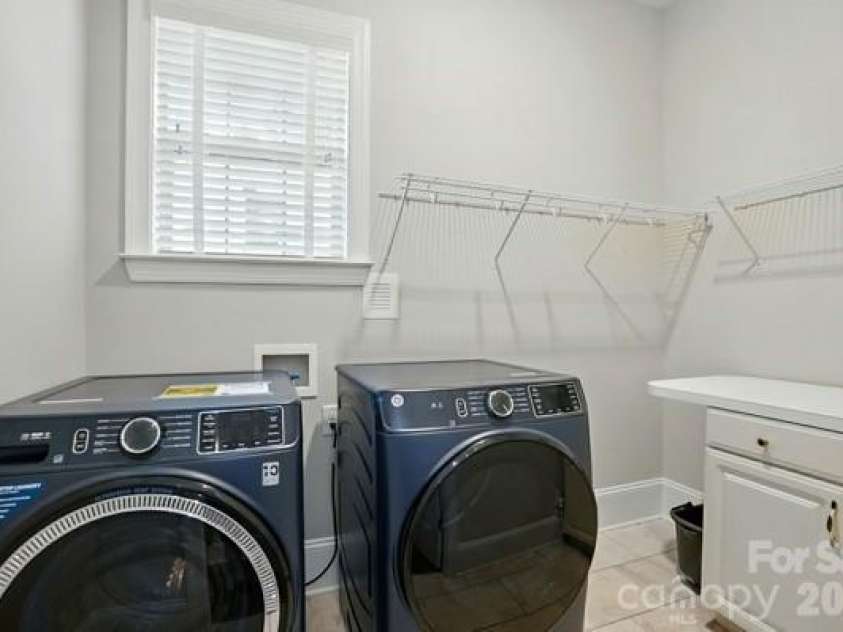 5107 Waldron Meadow Drive, Charlotte, NC 28226.  MLS# CAR4353378, YatesRealty ID 10117. Laundry Room