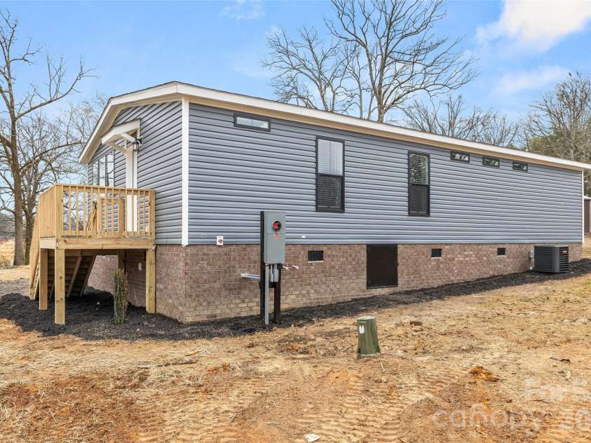 1105 Marion Street, Lancaster, SC 29720.  MLS# CAR4353257, YatesRealty ID 10118. 