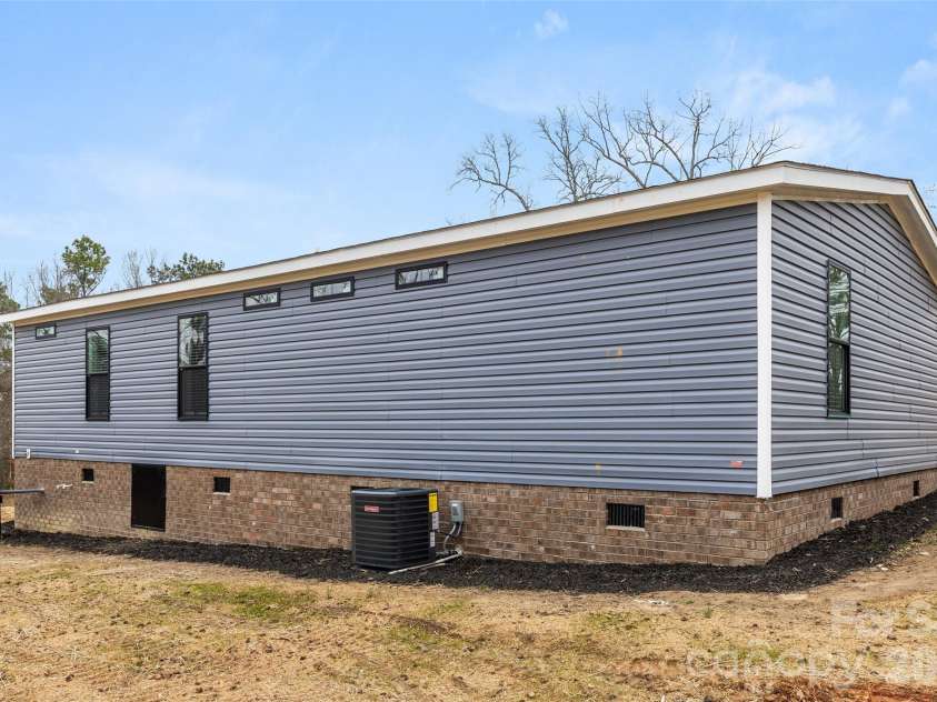 1105 Marion Street, Lancaster, SC 29720.  MLS# CAR4353257, YatesRealty ID 10118. 