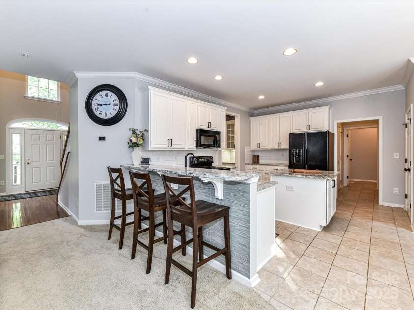 6005 Abergele Lane, Matthews, NC 28104.  MLS# CAR4250164, YatesRealty ID 10119. 