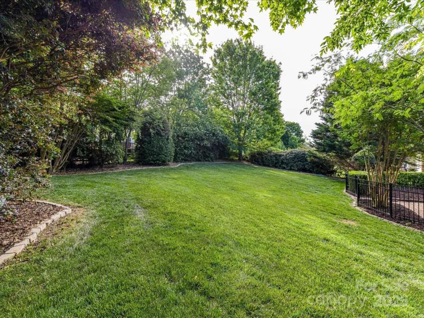 6005 Abergele Lane, Matthews, NC 28104.  MLS# CAR4250164, YatesRealty ID 10119. 