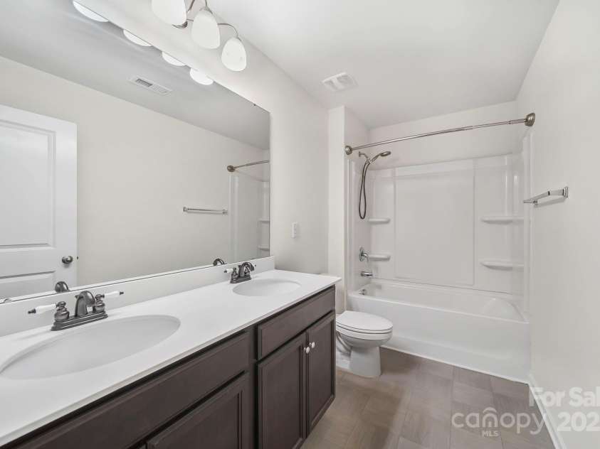 3120 Green Apple Drive, Dallas, NC 28034.  MLS# CAR4314544, YatesRealty ID 1012. 