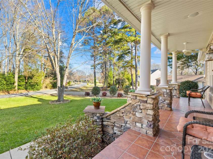 13924 Island Drive, Huntersville, NC 28078.  MLS# CAR4243799, YatesRealty ID 10120. 