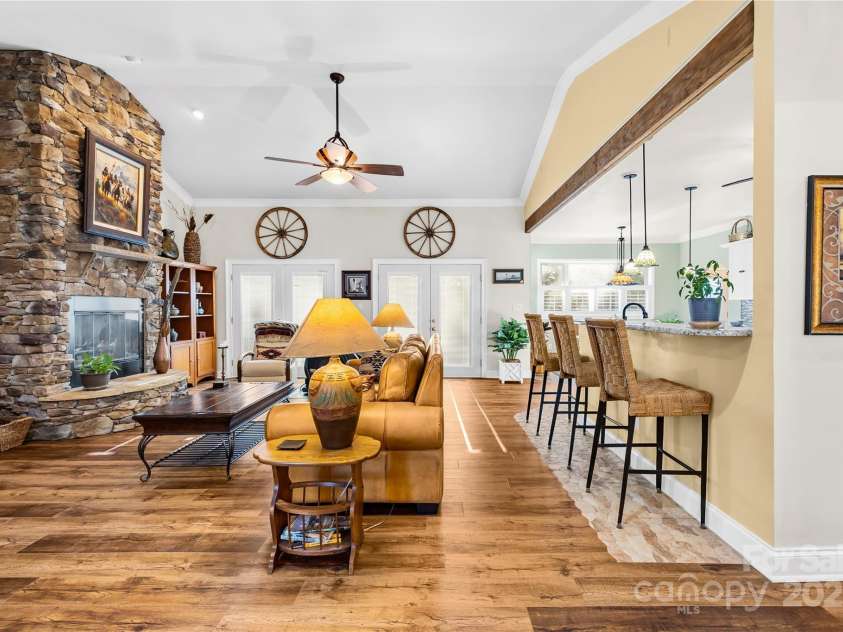 13924 Island Drive, Huntersville, NC 28078.  MLS# CAR4243799, YatesRealty ID 10120. 