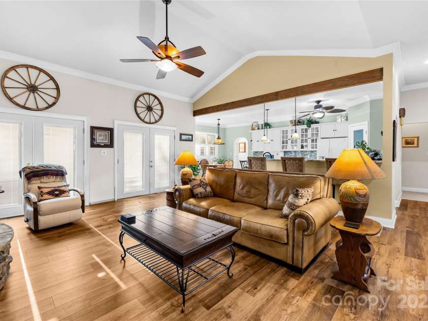 13924 Island Drive, Huntersville, NC 28078.  MLS# CAR4243799, YatesRealty ID 10120. 