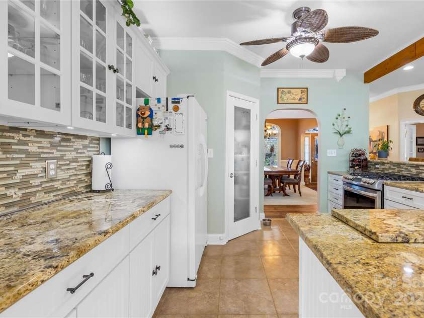 13924 Island Drive, Huntersville, NC 28078.  MLS# CAR4243799, YatesRealty ID 10120. 