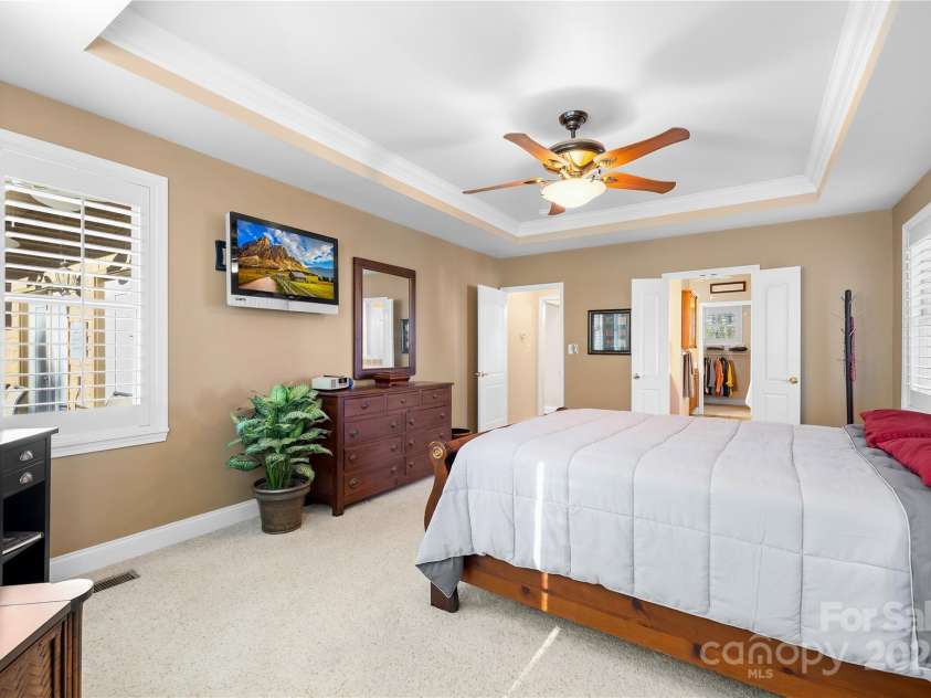 13924 Island Drive, Huntersville, NC 28078.  MLS# CAR4243799, YatesRealty ID 10120. 