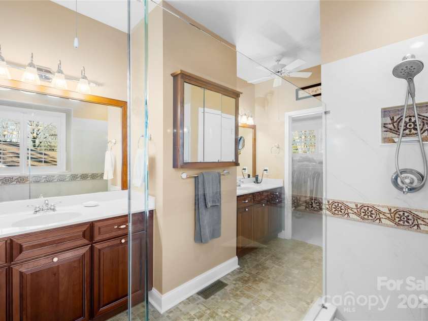 13924 Island Drive, Huntersville, NC 28078.  MLS# CAR4243799, YatesRealty ID 10120. 