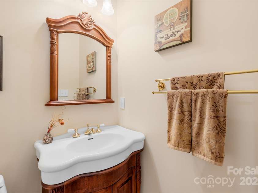 13924 Island Drive, Huntersville, NC 28078.  MLS# CAR4243799, YatesRealty ID 10120. 