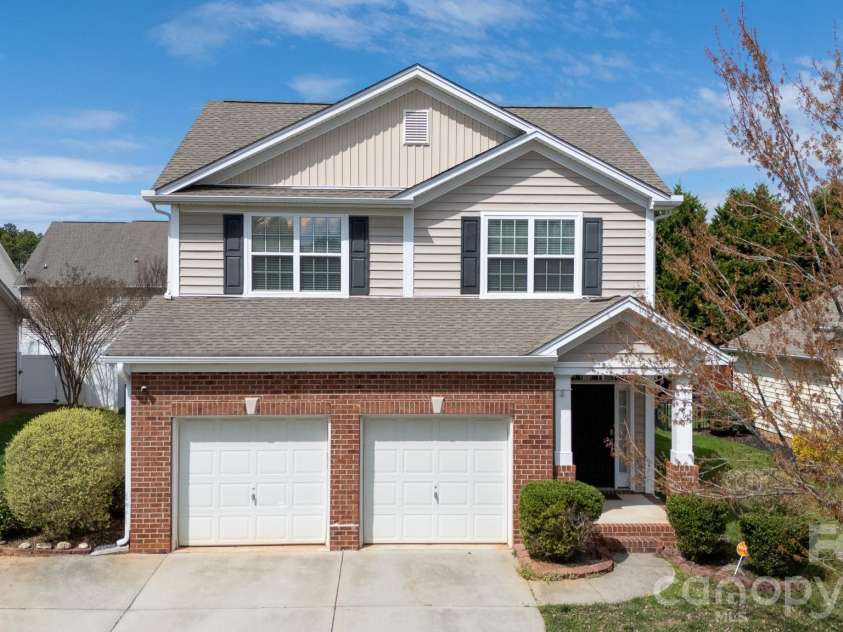 465 Clouds Way, Rock Hill, SC 29732.  MLS# CAR4355917, YatesRealty ID 10120. 