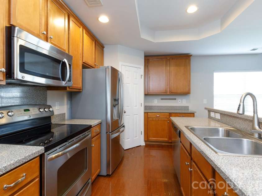 465 Clouds Way, Rock Hill, SC 29732.  MLS# CAR4355917, YatesRealty ID 10120. 