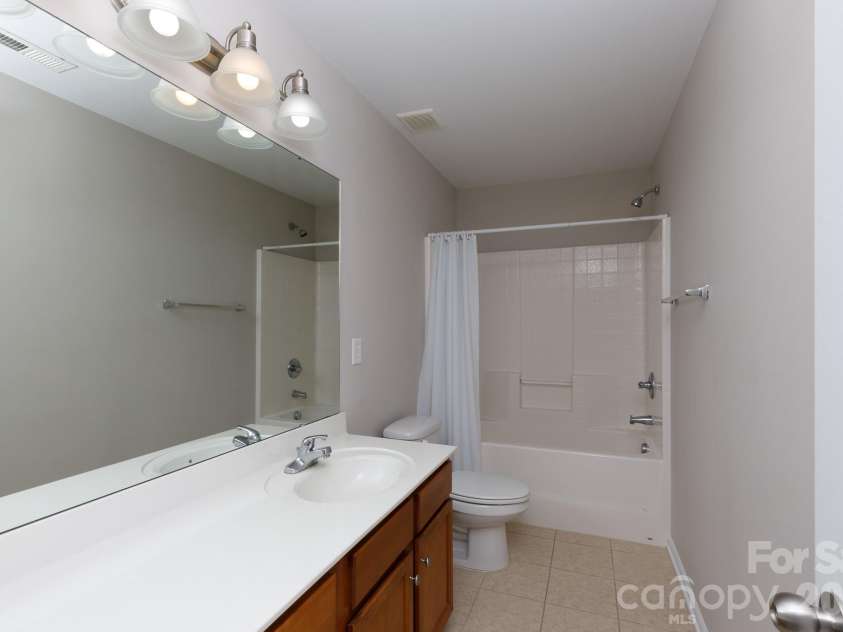 465 Clouds Way, Rock Hill, SC 29732.  MLS# CAR4355917, YatesRealty ID 10120. 