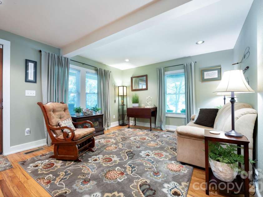 90 Jonestown Road, Asheville, NC 28804.  MLS# CAR4355884, YatesRealty ID 10121. 