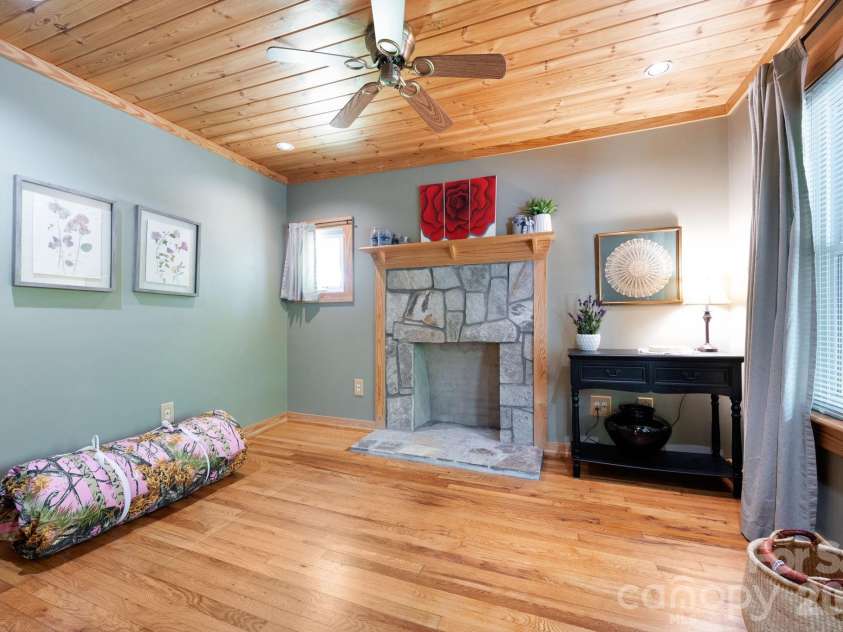 90 Jonestown Road, Asheville, NC 28804.  MLS# CAR4355884, YatesRealty ID 10121. 