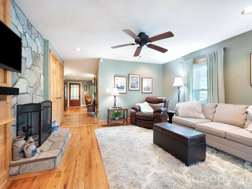 90 Jonestown Road, Asheville, NC 28804.  MLS# CAR4355884, YatesRealty ID 10121. 