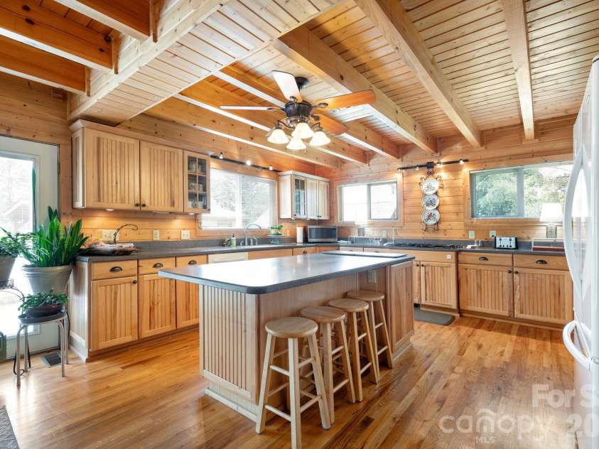 90 Jonestown Road, Asheville, NC 28804.  MLS# CAR4355884, YatesRealty ID 10121. 