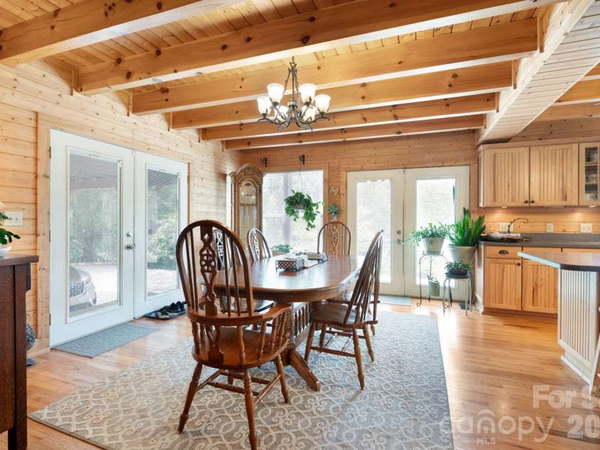 90 Jonestown Road, Asheville, NC 28804.  MLS# CAR4355884, YatesRealty ID 10121. 