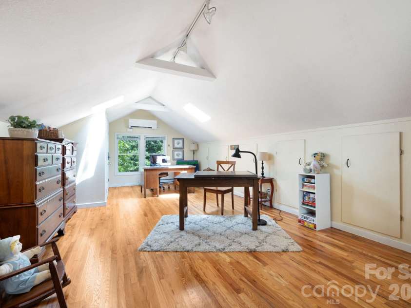 90 Jonestown Road, Asheville, NC 28804.  MLS# CAR4355884, YatesRealty ID 10121. 