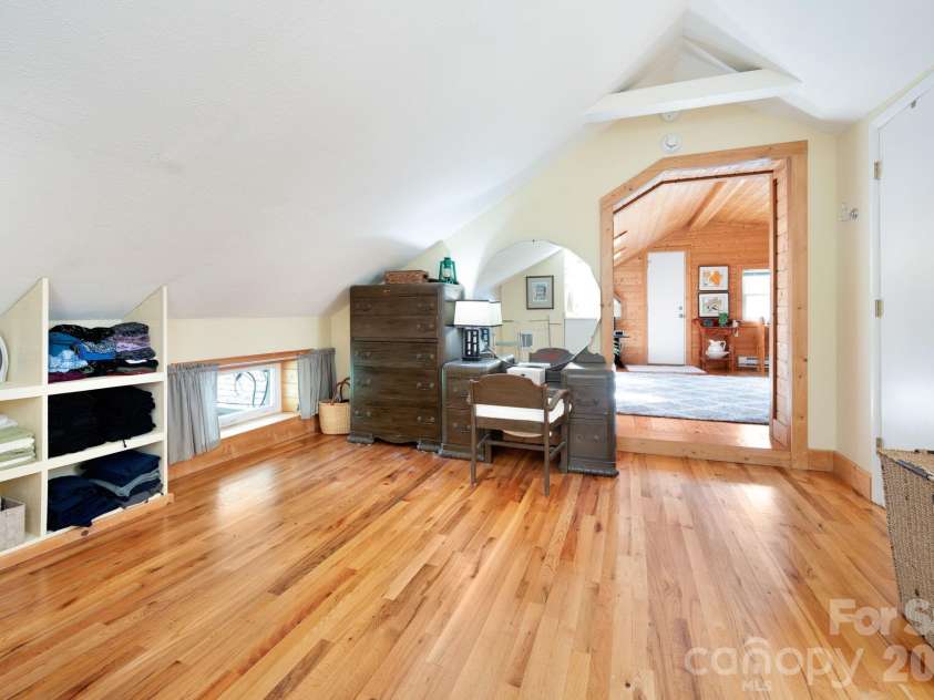 90 Jonestown Road, Asheville, NC 28804.  MLS# CAR4355884, YatesRealty ID 10121. 