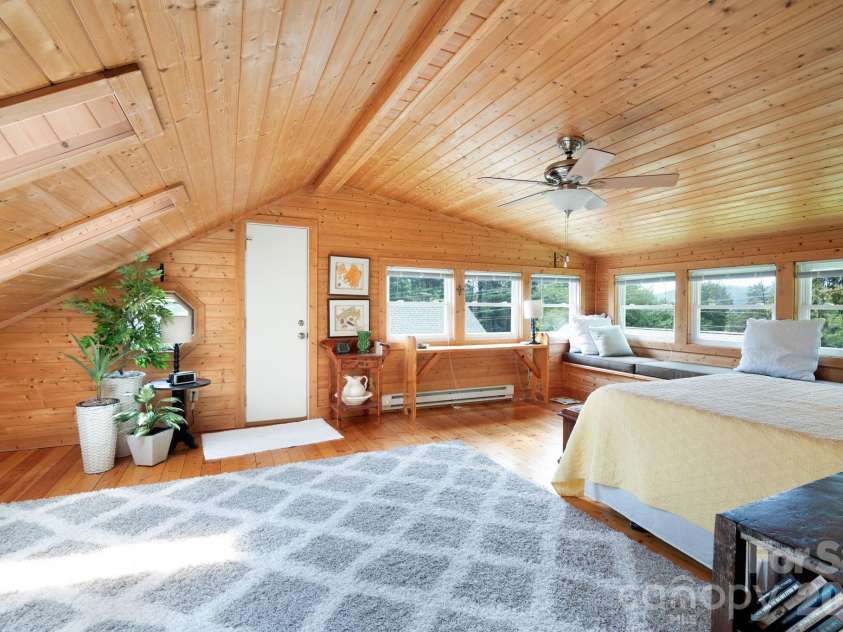 90 Jonestown Road, Asheville, NC 28804.  MLS# CAR4355884, YatesRealty ID 10121. 