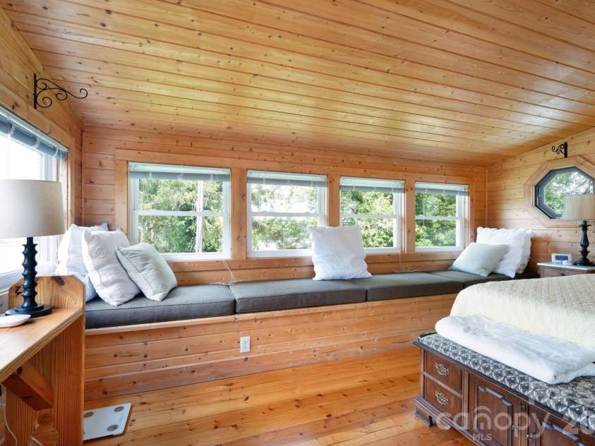 90 Jonestown Road, Asheville, NC 28804.  MLS# CAR4355884, YatesRealty ID 10121. 