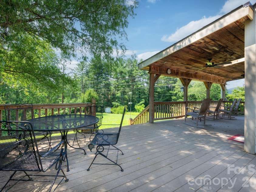 90 Jonestown Road, Asheville, NC 28804.  MLS# CAR4355884, YatesRealty ID 10121. 