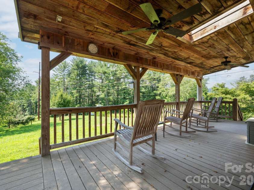 90 Jonestown Road, Asheville, NC 28804.  MLS# CAR4355884, YatesRealty ID 10121. 