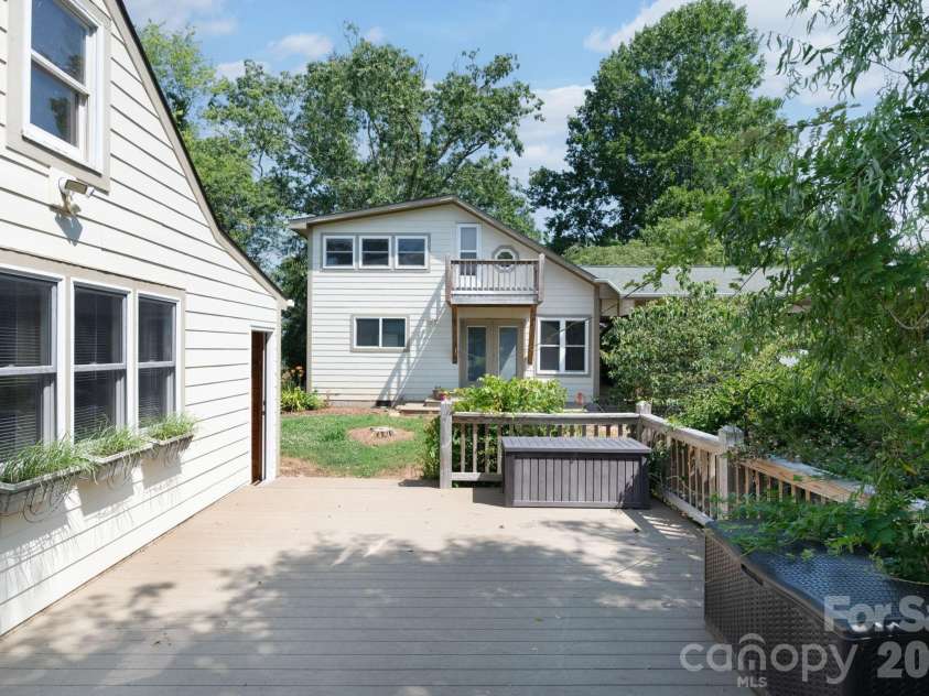 90 Jonestown Road, Asheville, NC 28804.  MLS# CAR4355884, YatesRealty ID 10121. 