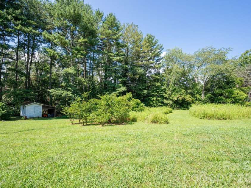 90 Jonestown Road, Asheville, NC 28804.  MLS# CAR4355884, YatesRealty ID 10121. 