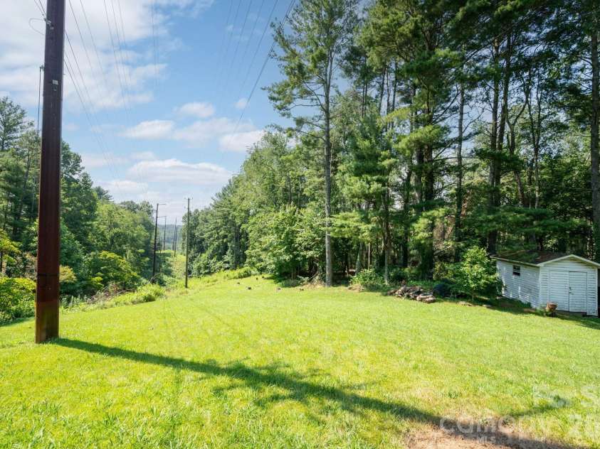 90 Jonestown Road, Asheville, NC 28804.  MLS# CAR4355884, YatesRealty ID 10121. 
