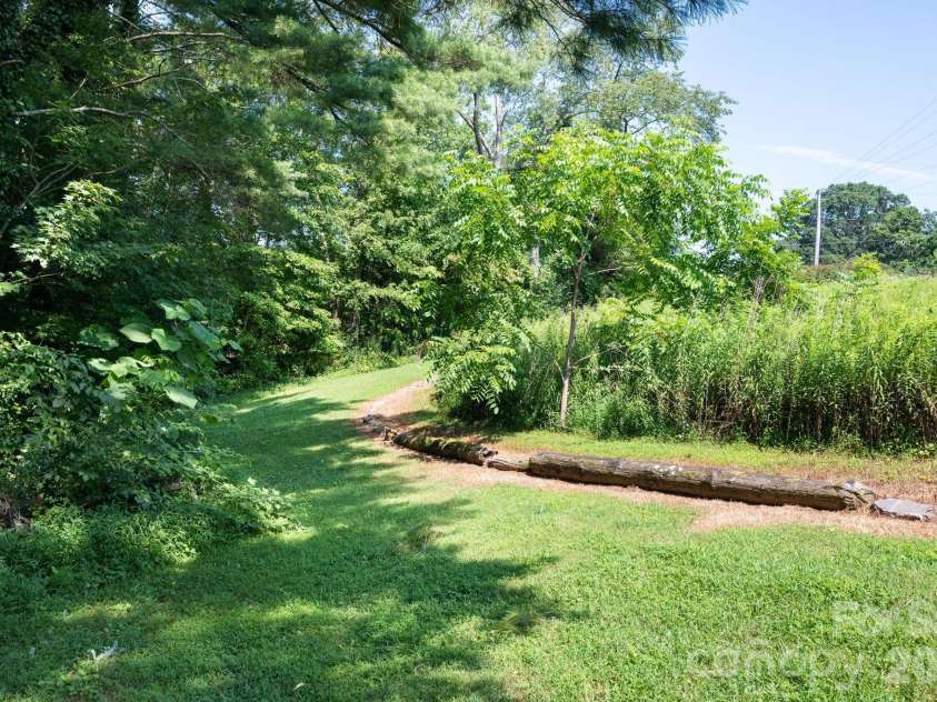 90 Jonestown Road, Asheville, NC 28804.  MLS# CAR4355884, YatesRealty ID 10121. 