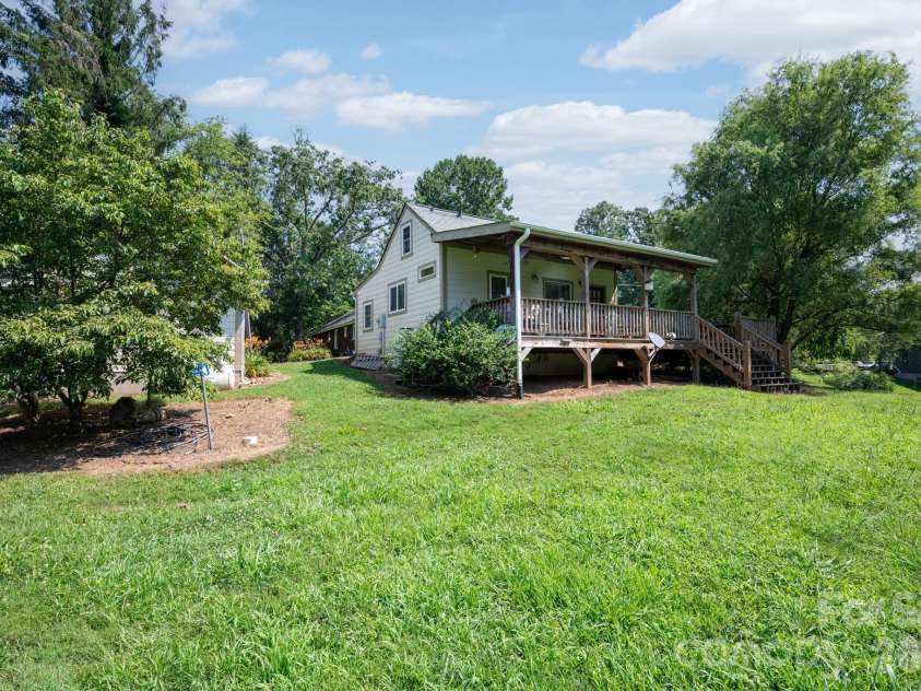 90 Jonestown Road, Asheville, NC 28804.  MLS# CAR4355884, YatesRealty ID 10121. 