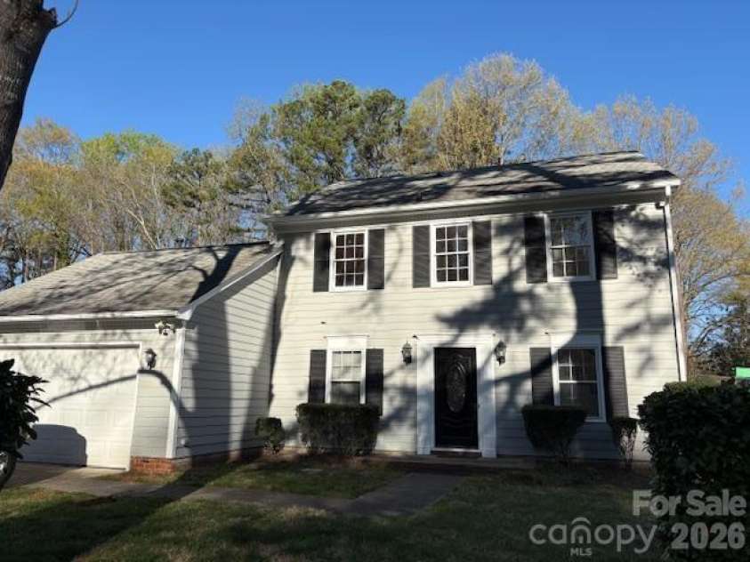5324 Donnefield Drive, Charlotte, NC 28227.  MLS# CAR4358511, YatesRealty ID 10123. 