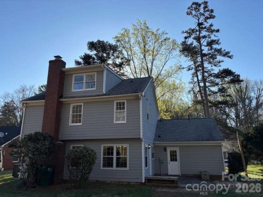5324 Donnefield Drive, Charlotte, NC 28227.  MLS# CAR4358511, YatesRealty ID 10123. 