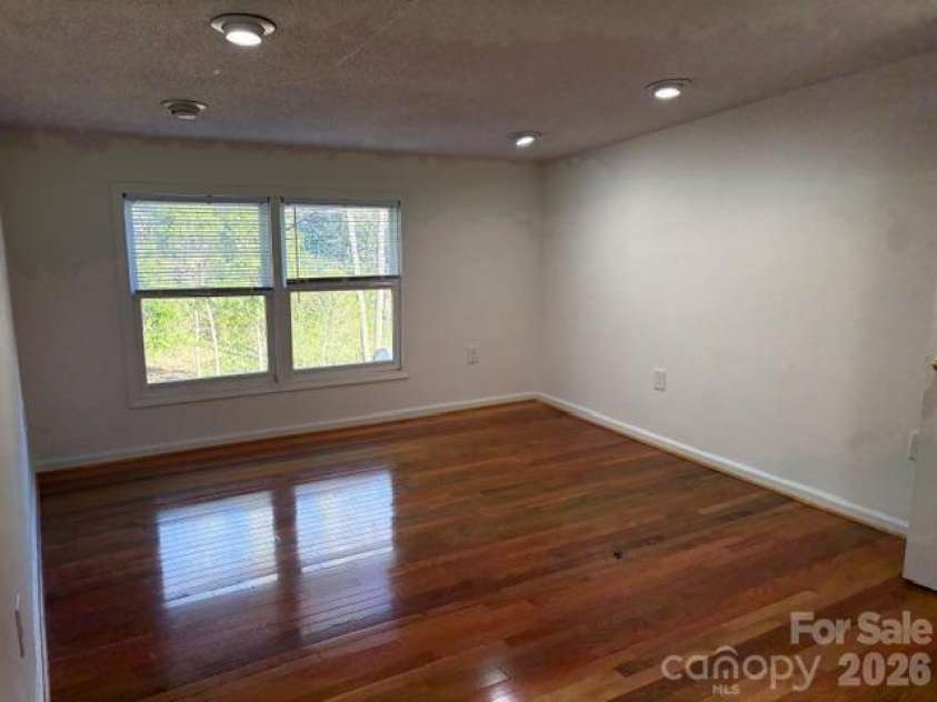 5324 Donnefield Drive, Charlotte, NC 28227.  MLS# CAR4358511, YatesRealty ID 10123. 