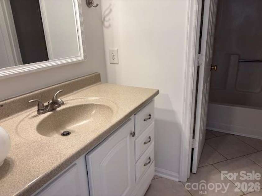 5324 Donnefield Drive, Charlotte, NC 28227.  MLS# CAR4358511, YatesRealty ID 10123. 