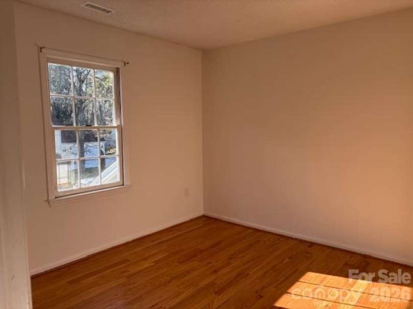 5324 Donnefield Drive, Charlotte, NC 28227.  MLS# CAR4358511, YatesRealty ID 10123. 
