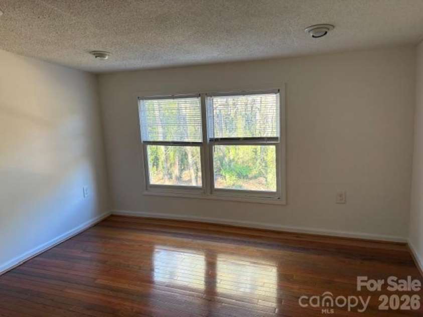 5324 Donnefield Drive, Charlotte, NC 28227.  MLS# CAR4358511, YatesRealty ID 10123. 